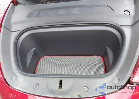 2024 Tesla Model Y Long Range Dual Motor All-Wheel Drive z USA, uszkodzony, nr VIN 7SAYGDEE2RA241406